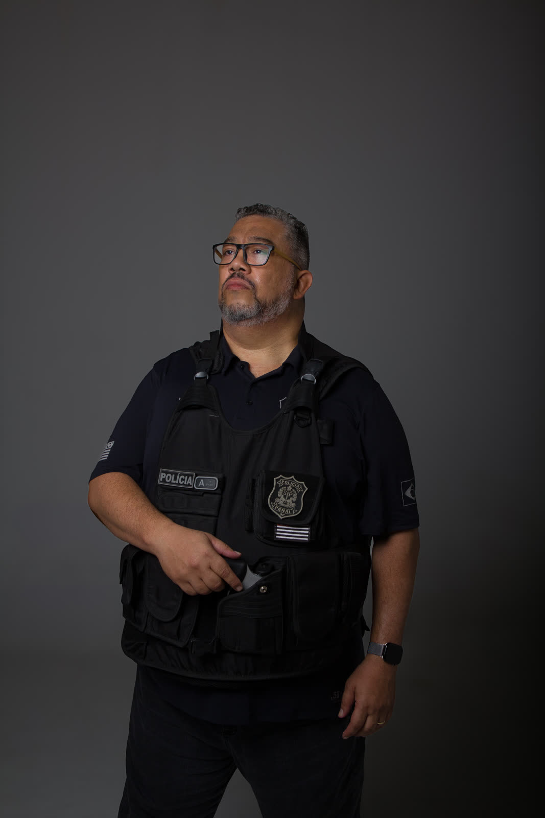 Fábio Jabá, policial penal, com colete tático da Polícia Penal de São Paulo